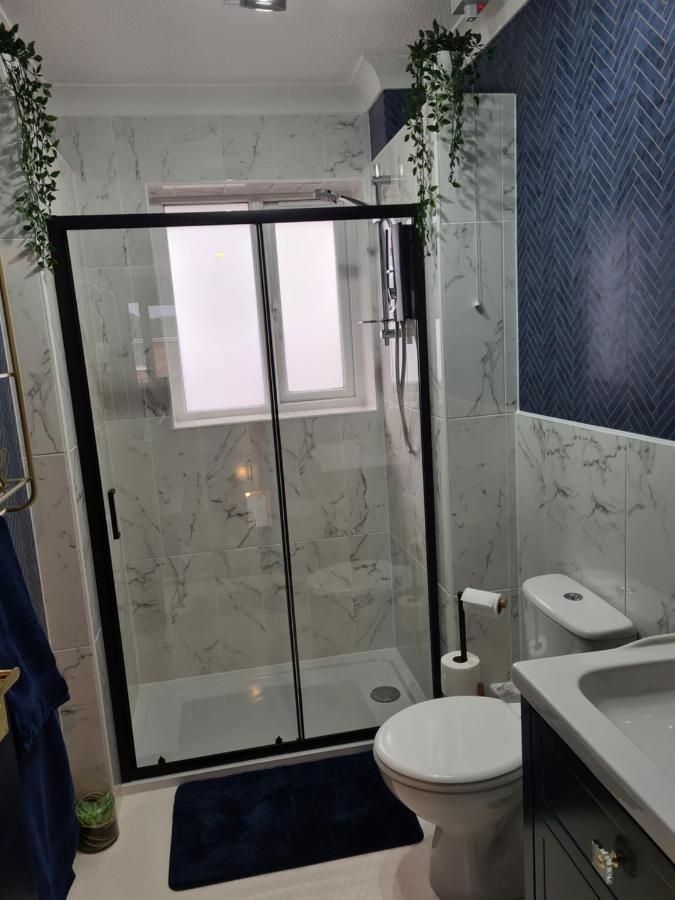 Stunning 2 Bed House Near Coastal Path/Lake/Beach Llanelli Kültér fotó