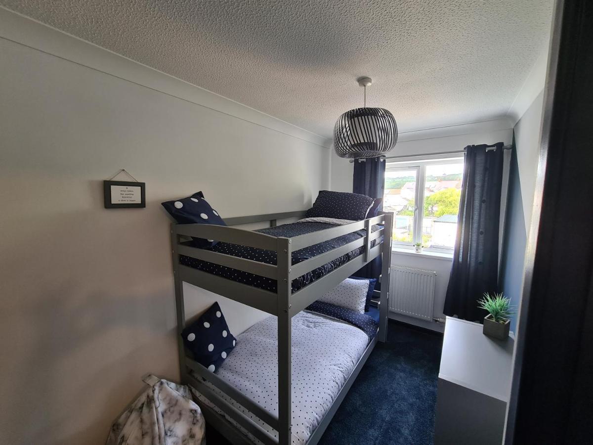 Stunning 2 Bed House Near Coastal Path/Lake/Beach Llanelli Kültér fotó
